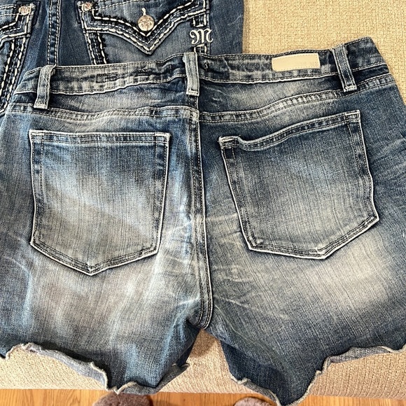 NEW LISTING. BEAUTIFUL 4 Pairs of MISS ME SHORTS. Normally $110 each. - Picture 8 of 8